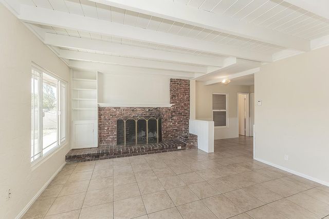 208 W Hampton Way, Fresno, CA 93705