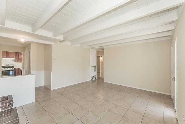 208 W Hampton Way, Fresno, CA 93705