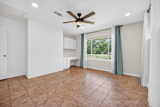 23 Winged Foot Drive, Conroe, TX 77304