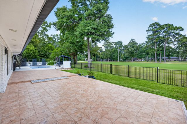 23 Winged Foot Drive, Conroe, TX 77304