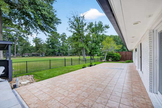 23 Winged Foot Drive, Conroe, TX 77304