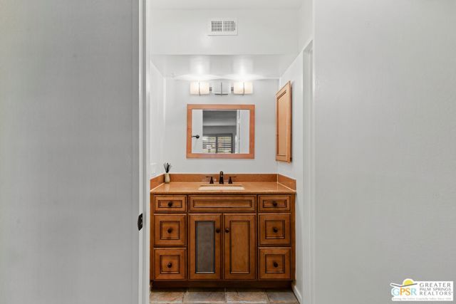 1655 E Palm Canyon Drive 111, Palm Springs, CA 92264