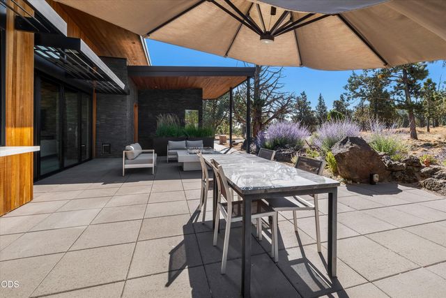 1489 NW Puccoon Court, Bend, OR 97703