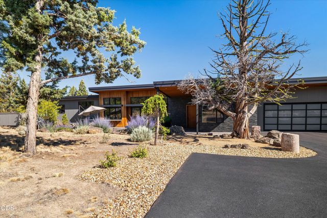 1489 NW Puccoon Court, Bend, OR 97703