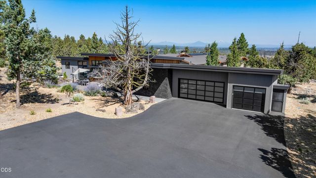 1489 NW Puccoon Court, Bend, OR 97703