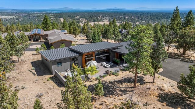 1489 NW Puccoon Court, Bend, OR 97703
