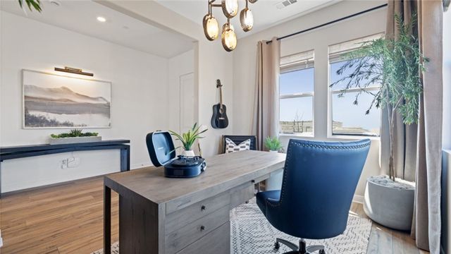 24500 Via El Balneario, Valencia, CA 91354