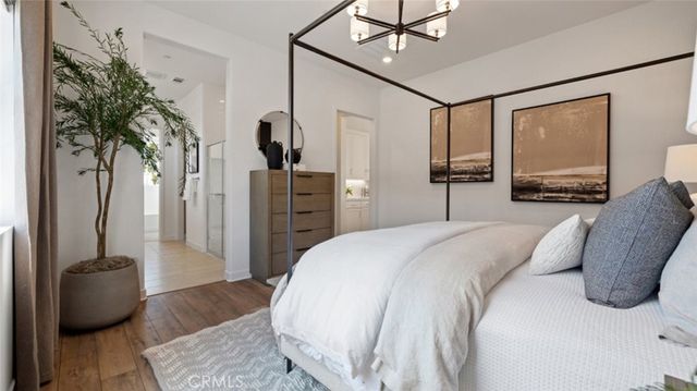 24500 Via El Balneario, Valencia, CA 91354