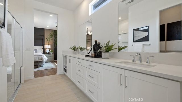 24500 Via El Balneario, Valencia, CA 91354