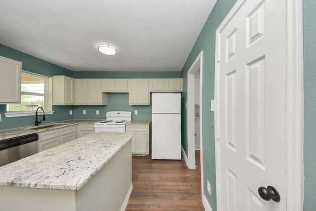 608 Trinity Lane, Pasadena, TX 77506