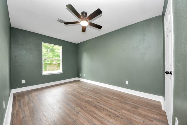 608 Trinity Lane, Pasadena, TX 77506