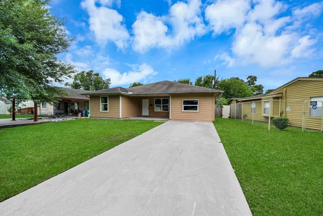 608 Trinity Lane, Pasadena, TX 77506