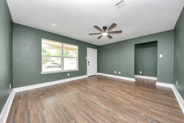 608 Trinity Lane, Pasadena, TX 77506