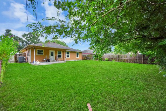 608 Trinity Lane, Pasadena, TX 77506