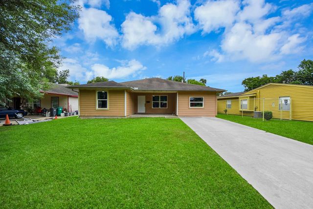 608 Trinity Lane, Pasadena, TX 77506