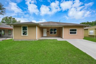 608 Trinity Lane, Pasadena, TX 77506