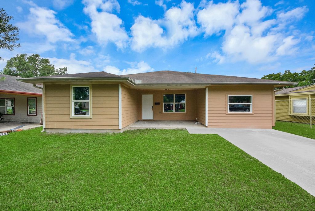 608 Trinity Lane, Pasadena, TX 77506