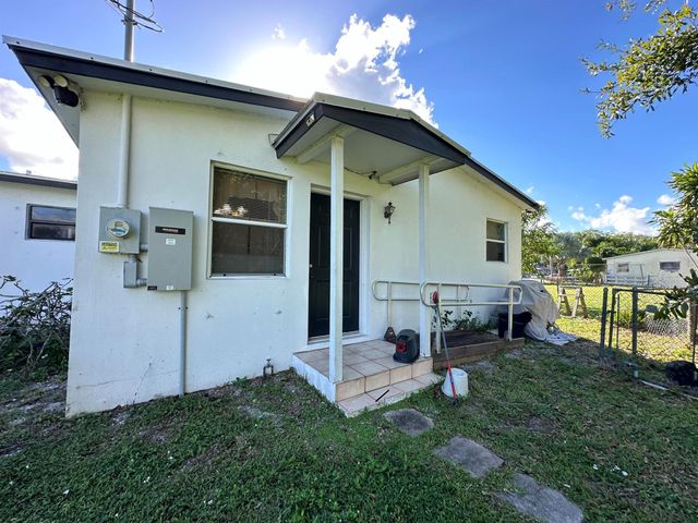15875 SW Osceola Street, Indiantown, FL 34956