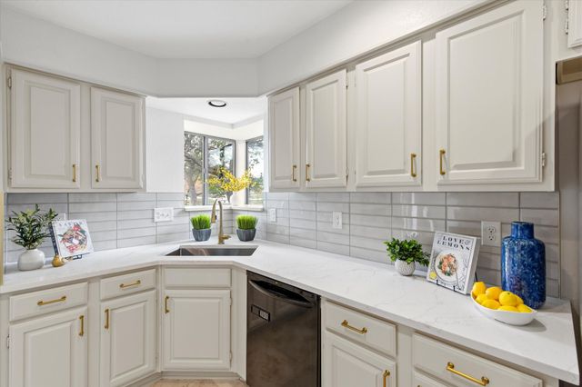 2722 Gold Rush Lane, Carrollton, TX 75007