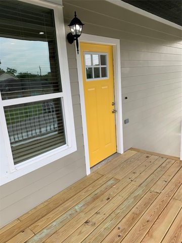 4221 Alvin Street A, Houston, TX 77051
