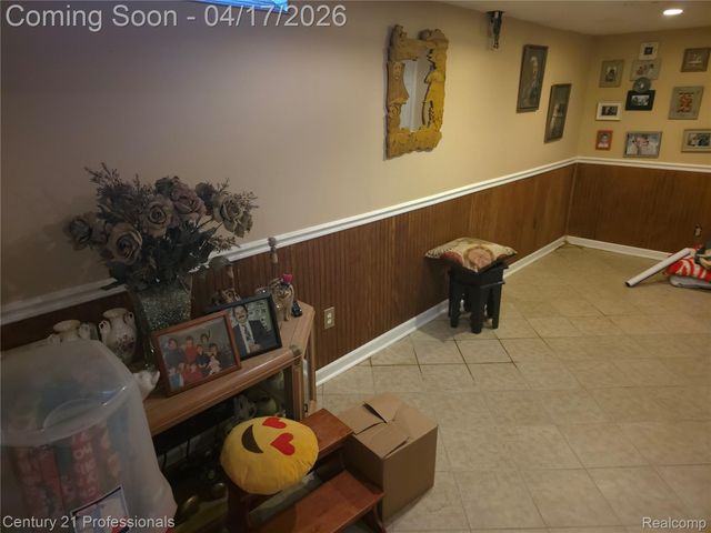 406 Woodlawn Avenue, Royal Oak Charter Township, MI 48073