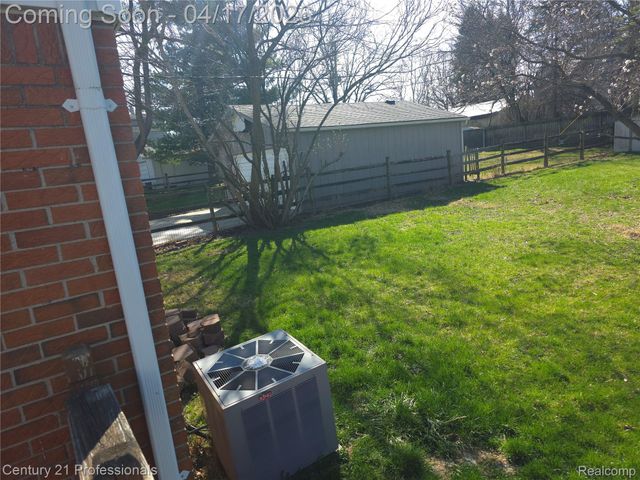 406 Woodlawn Avenue, Royal Oak Charter Township, MI 48073