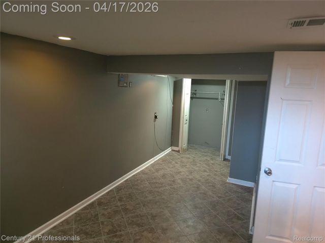 406 Woodlawn Avenue, Royal Oak Charter Township, MI 48073