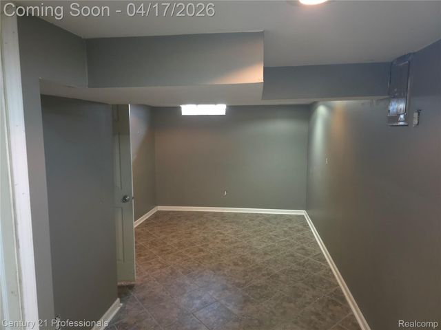 406 Woodlawn Avenue, Royal Oak Charter Township, MI 48073