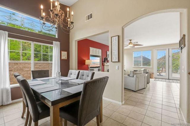 3204 Meadow Creek, Escondido, CA 92027