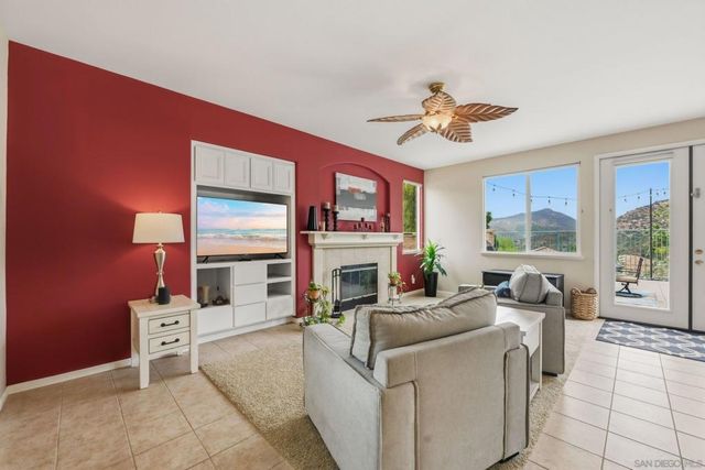 3204 Meadow Creek, Escondido, CA 92027