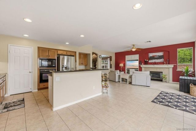 3204 Meadow Creek, Escondido, CA 92027