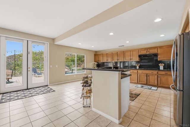 3204 Meadow Creek, Escondido, CA 92027