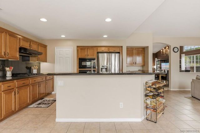 3204 Meadow Creek, Escondido, CA 92027