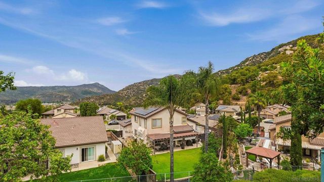 3204 Meadow Creek, Escondido, CA 92027