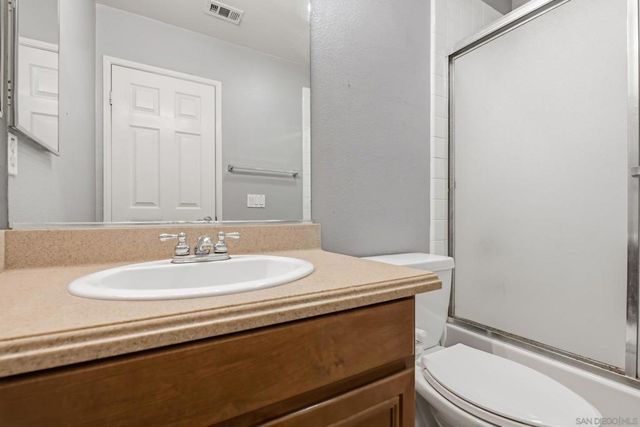 3204 Meadow Creek, Escondido, CA 92027