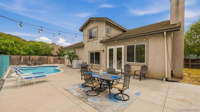 3204 Meadow Creek, Escondido, CA 92027