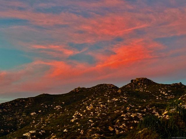 3204 Meadow Creek, Escondido, CA 92027