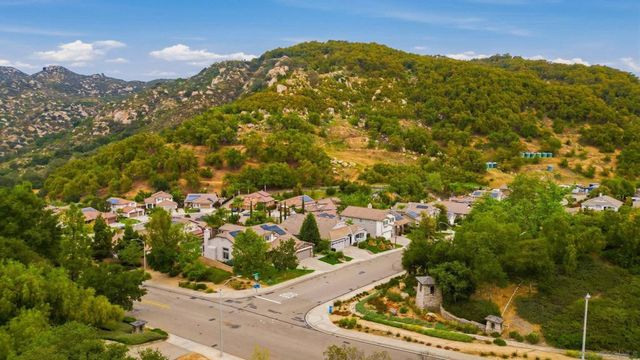 3204 Meadow Creek, Escondido, CA 92027