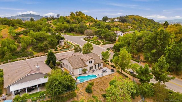 3204 Meadow Creek, Escondido, CA 92027