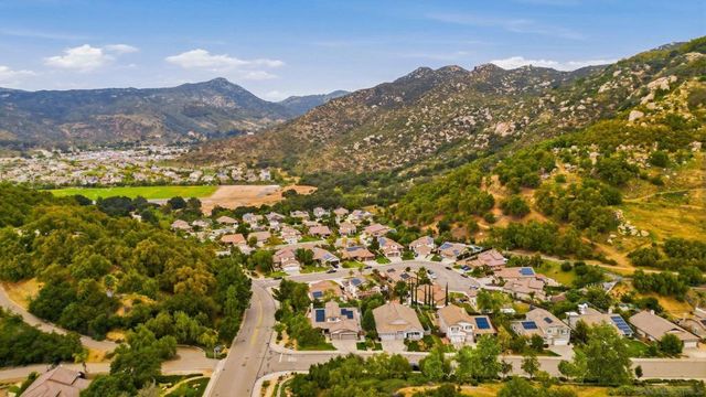 3204 Meadow Creek, Escondido, CA 92027
