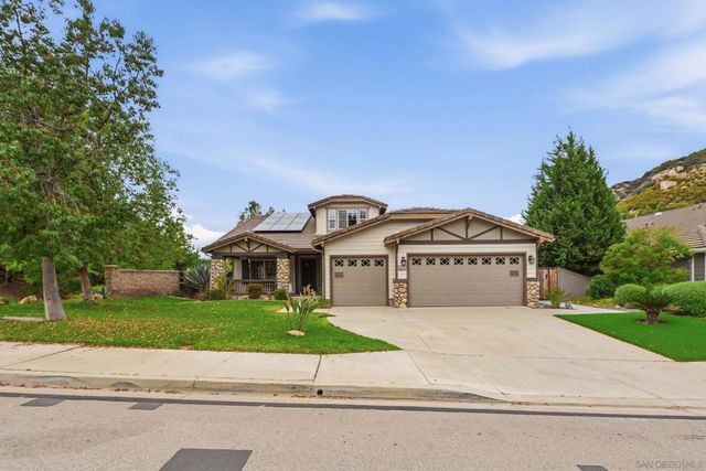 3204 Meadow Creek, Escondido, CA 92027