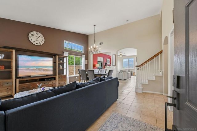 3204 Meadow Creek, Escondido, CA 92027