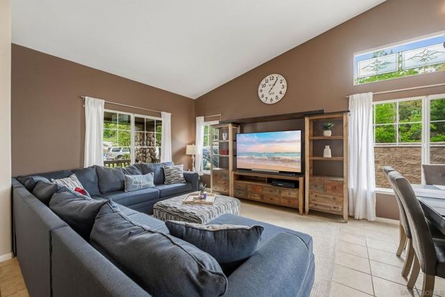 3204 Meadow Creek, Escondido, CA 92027