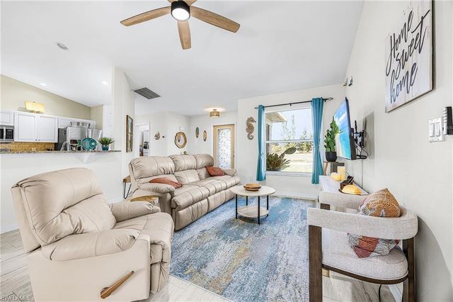 1900 SW 2nd TER, Cape Coral, FL 33991