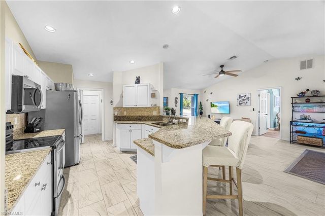 1900 SW 2nd TER, Cape Coral, FL 33991