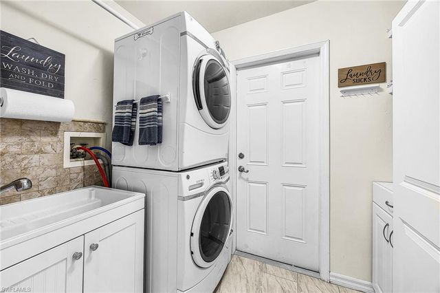 1900 SW 2nd TER, Cape Coral, FL 33991