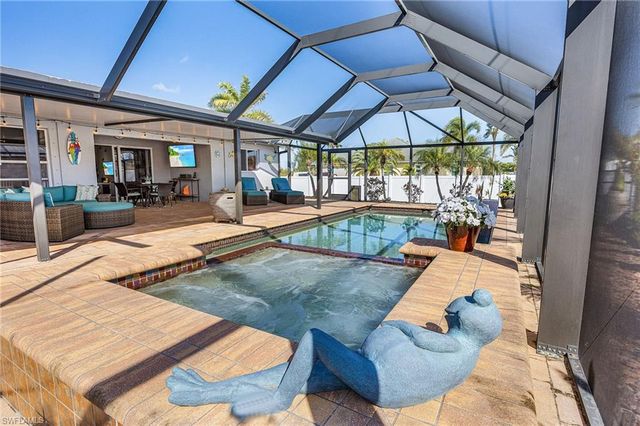 1900 SW 2nd TER, Cape Coral, FL 33991