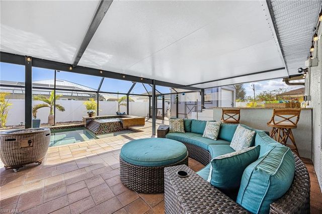 1900 SW 2nd TER, Cape Coral, FL 33991