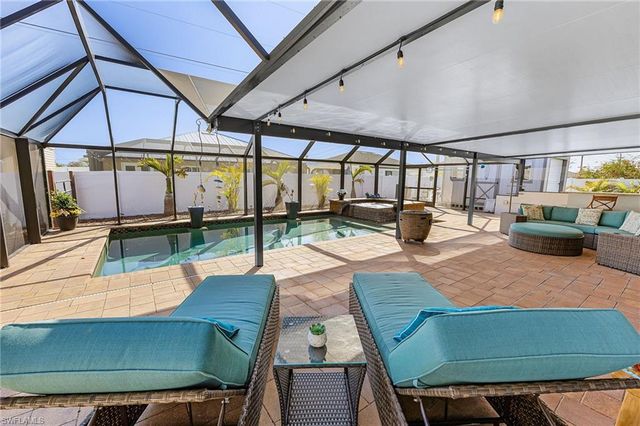 1900 SW 2nd TER, Cape Coral, FL 33991