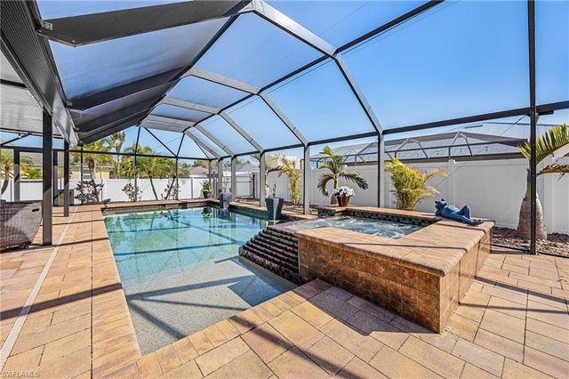 1900 SW 2nd TER, Cape Coral, FL 33991